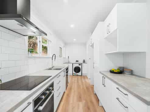 7 Thomson Grove, Stokes Valley