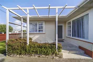 13 Dixon Avenue, Hawera