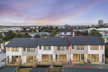 7/16 Binsted Road, New Lynn