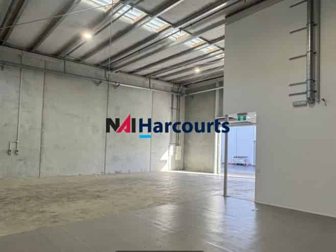 Versatile Industrial Warehouse