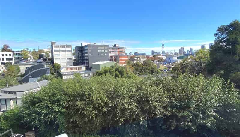 2/28 St Georges Bay Road, Parnell