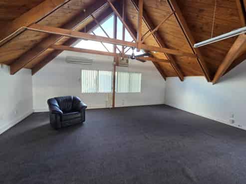 OVER AND ABOVE! BANK STREET OFFICES TO LEASE
