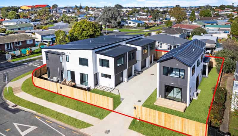 2A Desford Place, Mangere