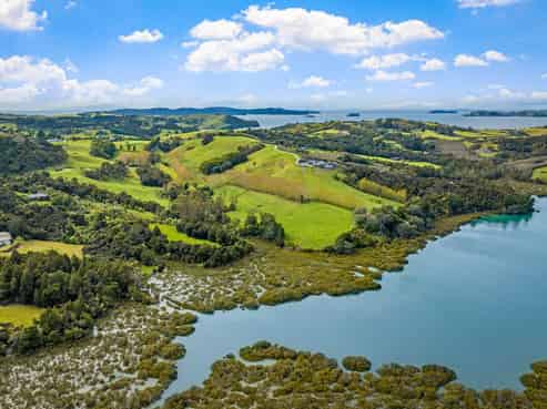 2/399 Whitmore Road, Tawharanui Peninsula