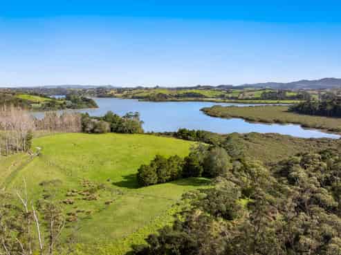 2/399 Whitmore Road, Tawharanui Peninsula