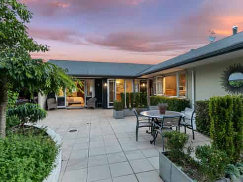 44 Isobel Road, Greenhithe