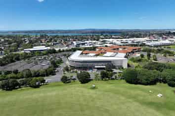 Savills – Versatile Tenancy with Onsite Parking