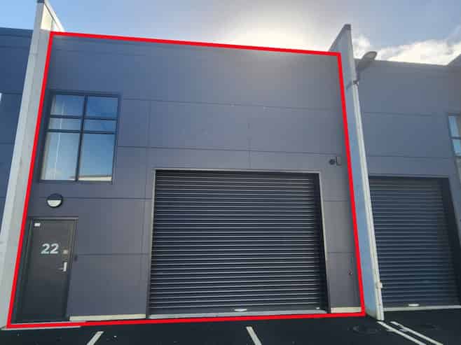 Spacious 125m² Industrial Unit with Mezzanine