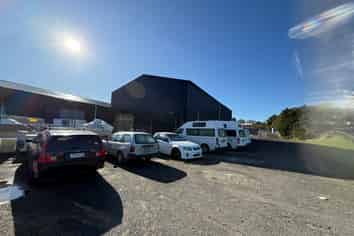 Roadside Unit & Yard Available in Helensville