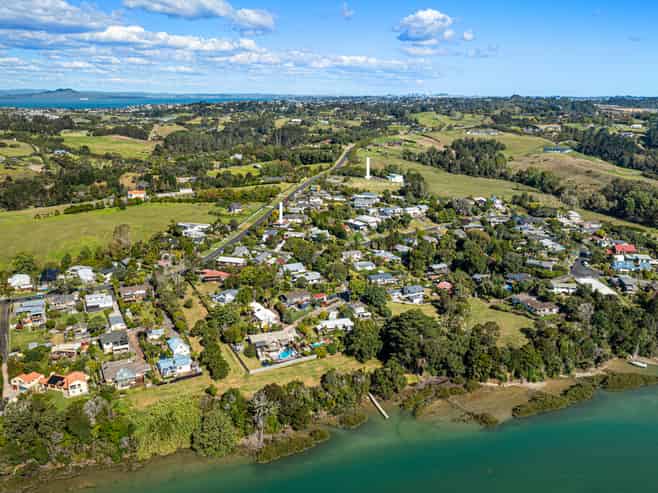 53 Okura River Road, Okura