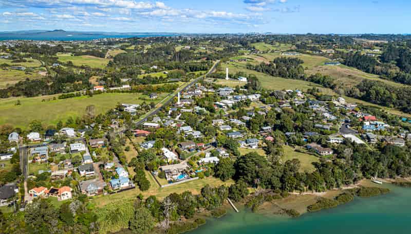 53 Okura River Road, Okura