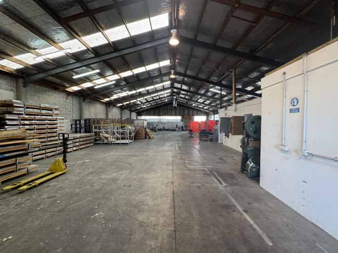 Functional & Superbly Located - 458sqm