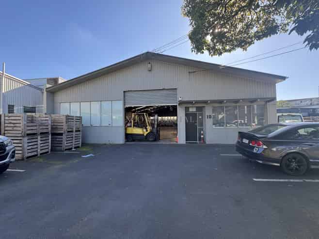 Functional & Superbly Located - 458sqm
