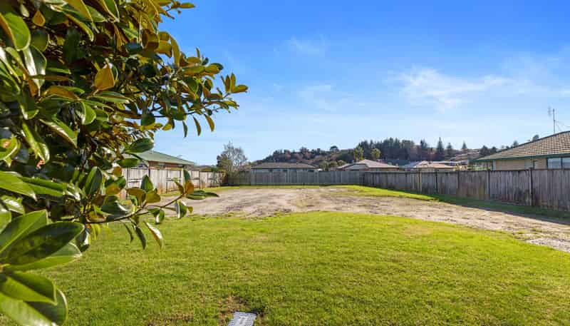 42 Solomon Street, Brookfield