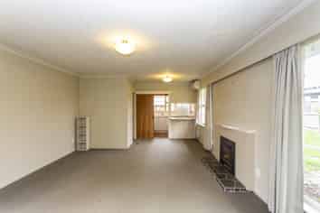 2/11 Puriri Street , Riccarton