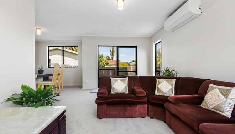 2/26 Karepo Crescent, Ranui