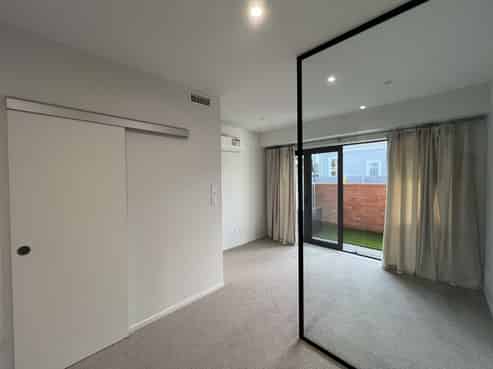 77A/124  Taylors Road, Mount Albert