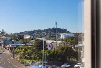 6/8 Western Springs Road, Western Springs