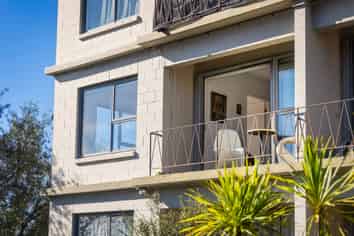 6/8 Western Springs Road, Western Springs