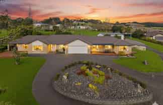 415 Duck Creek Road, Stillwater