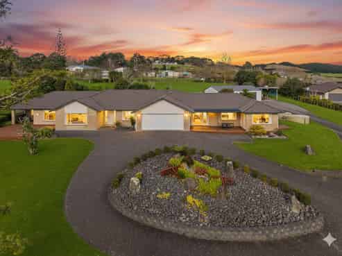 415 Duck Creek Road, Stillwater