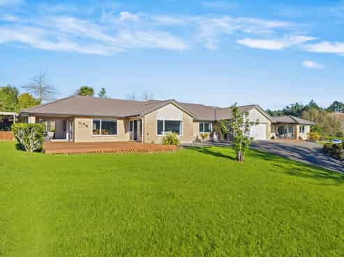 415 Duck Creek Road, Stillwater