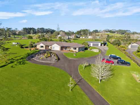 415 Duck Creek Road, Stillwater