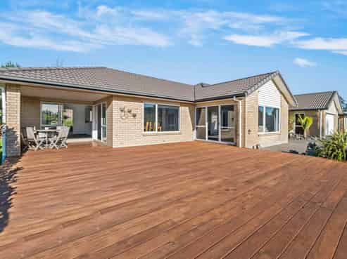 415 Duck Creek Road, Stillwater