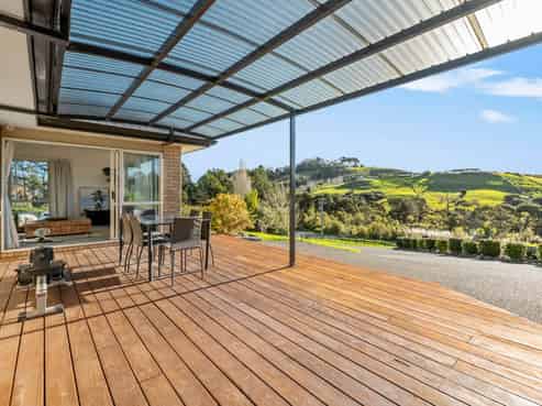 415 Duck Creek Road, Stillwater