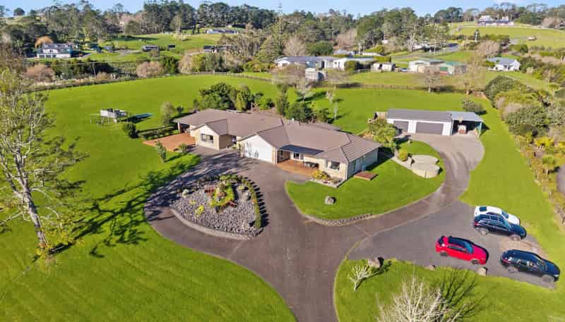 415 Duck Creek Road, Stillwater