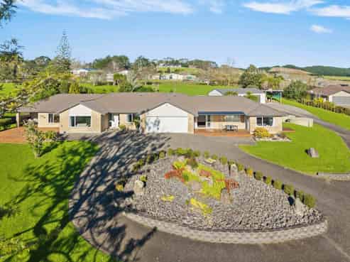 415 Duck Creek Road, Stillwater