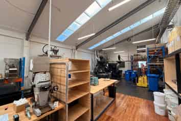 Amazing Warehouse in Central Newtown 