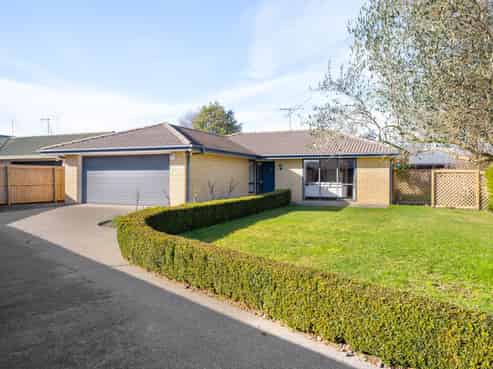 30 Newfield Drive, Fairview Downs