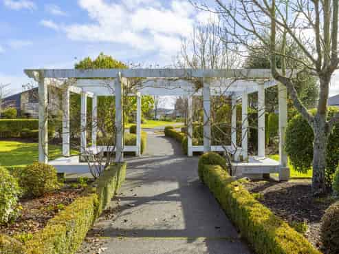 47 Chateau Crescent, Rangatira Park