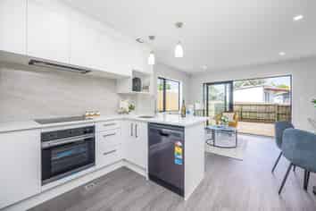 7/8 Blanes Road, Weymouth