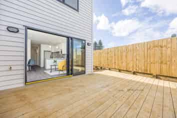 7/8 Blanes Road, Weymouth
