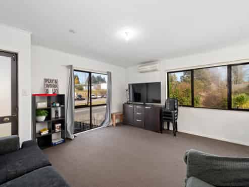 131C Sunset Road, Mangakakahi