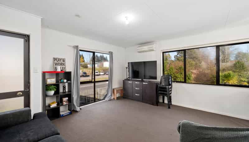 131C Sunset Road, Mangakakahi