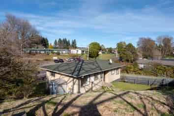 131C Sunset Road, Mangakakahi