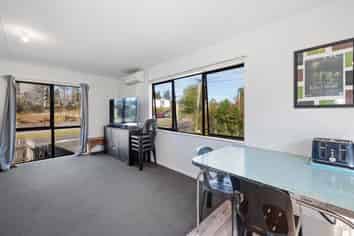 131C Sunset Road, Mangakakahi