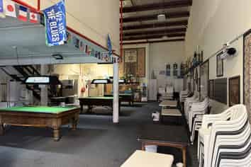 Prime showroom/warehouse for Lease