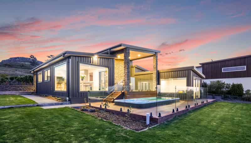 1 Ridgeway Place, Sumner