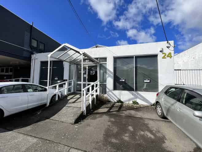 Ground floor office, showroom & workshop