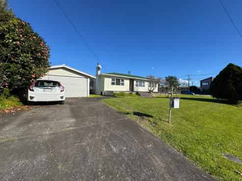 24 Stokes Avenue, Te Atatu Peninsula