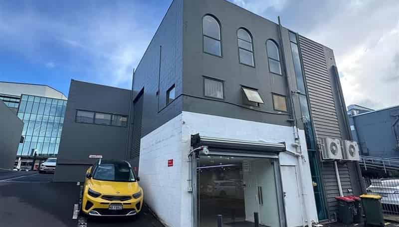  402 Broadway, Newmarket