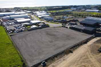 Prime Yard at end of Cul-De-Sac 