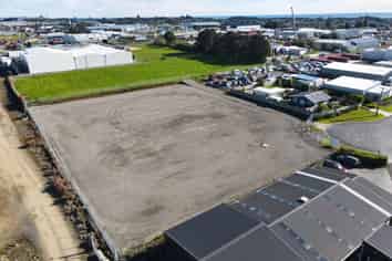 Prime Yard at end of Cul-De-Sac 
