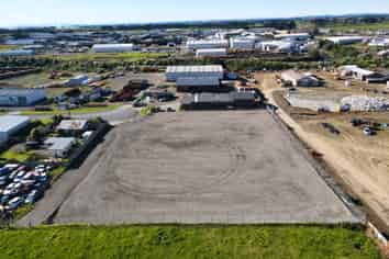 Prime Yard at end of Cul-De-Sac 