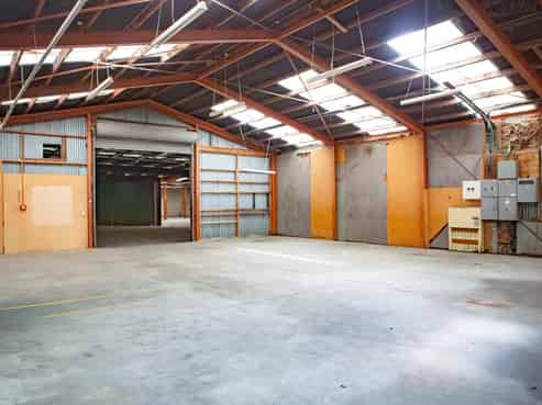 Versatile industrial site – 2,400m² in Onekawa