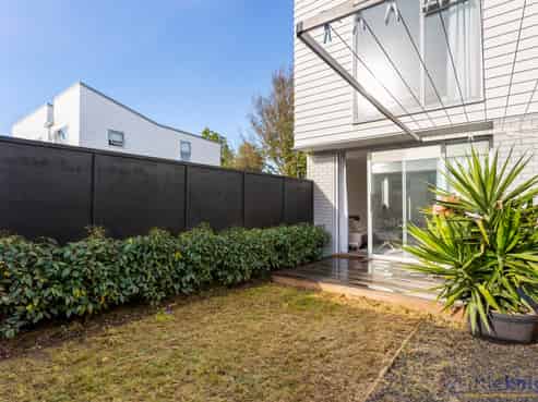 4/113 Huxley Street, Sydenham